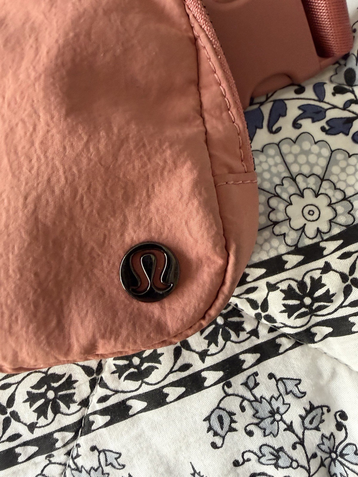 lululemon Pink Crossbody Bag Zip Closure Adjustable Strap Casual Travel