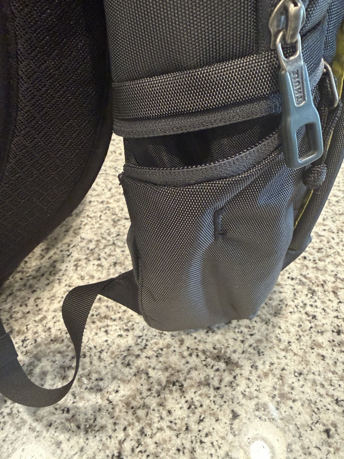 NWOT Thule Subterra 23L Backpack – Lime Green Interior