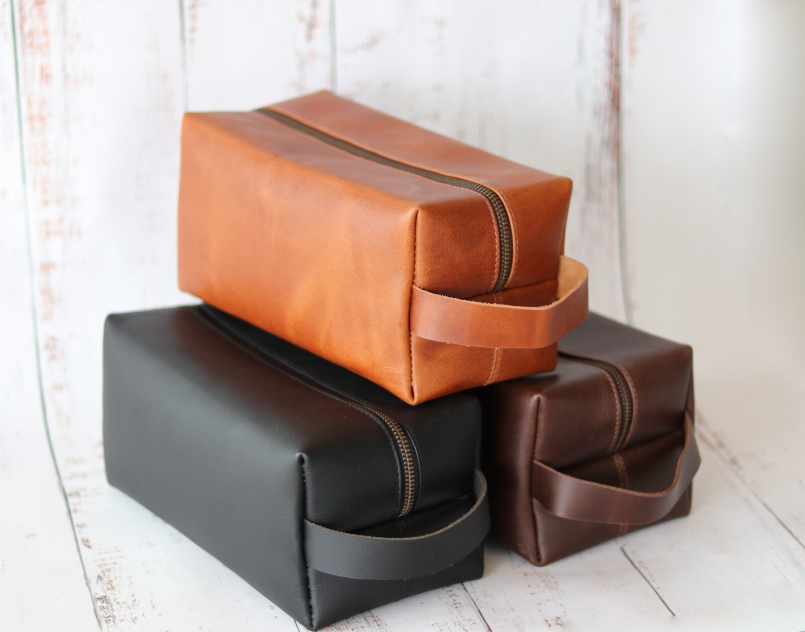 VELLAIRE Leather Toiletry Bag, Travel Toiletry Bag For Men, Men’s Toiletry Bag