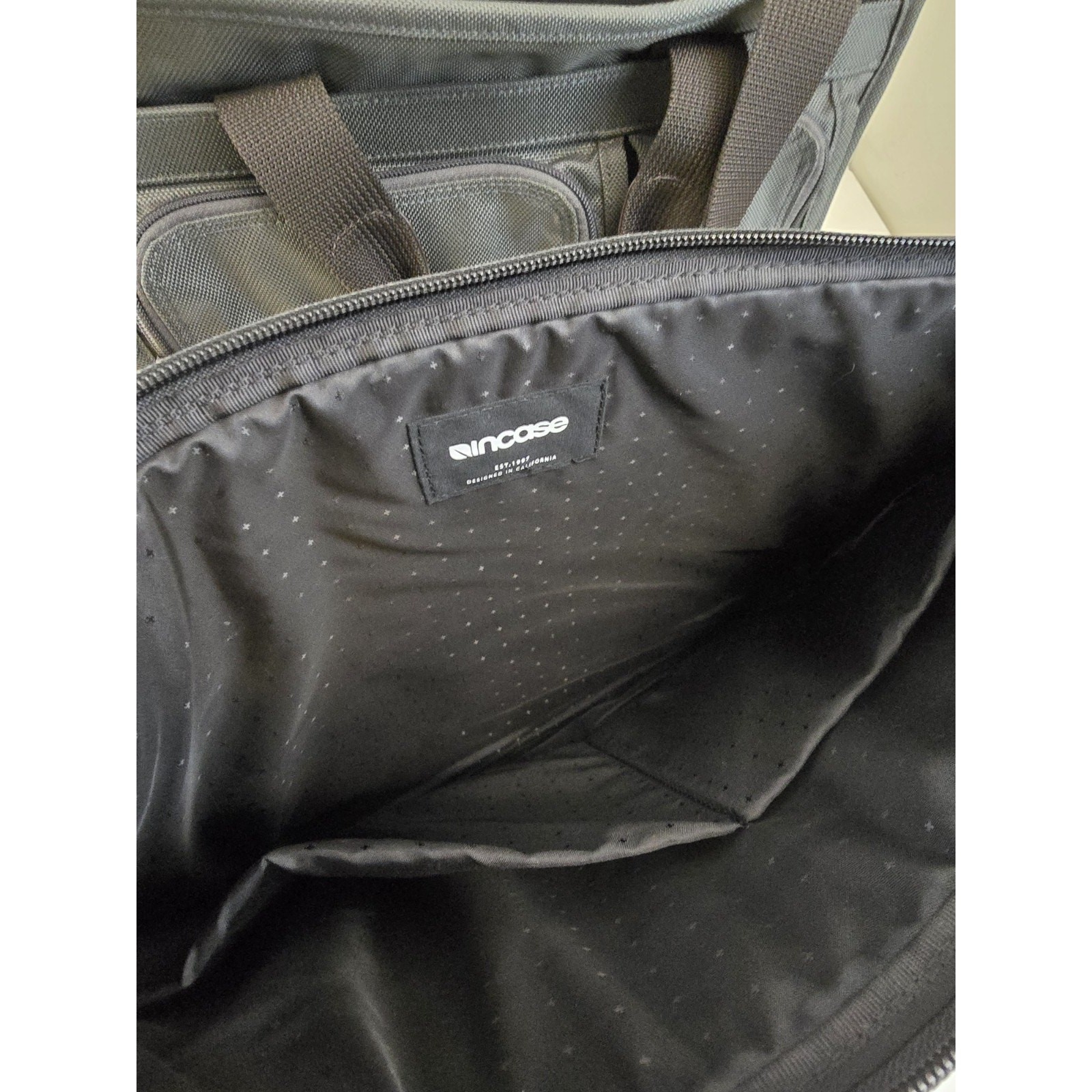 TUMI Alpha Gray Ballistic expandable Laptop Business Briefcase VGC $595