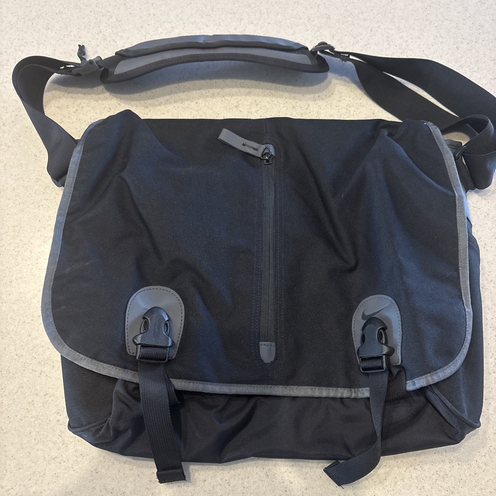 Vintage Nike Cordura Messenger Bag Shoulder Bag Black
