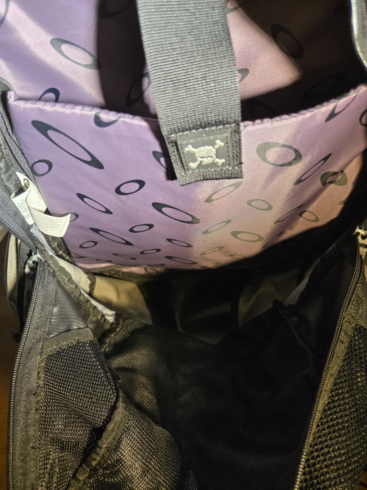 New Never Used OAKLEY ICON PACK 3.0 BACKPACK 92075A-279 Sheet Metal