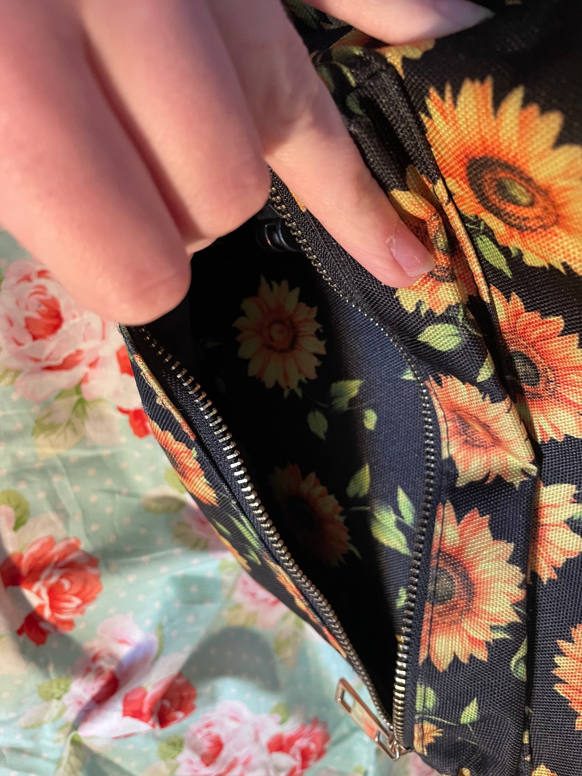 UNBRANDED STANDARD SIZE BLACK SUNFLOWER PRINT 2 POCKET SCHOOL BACKPACK UNISEX NY