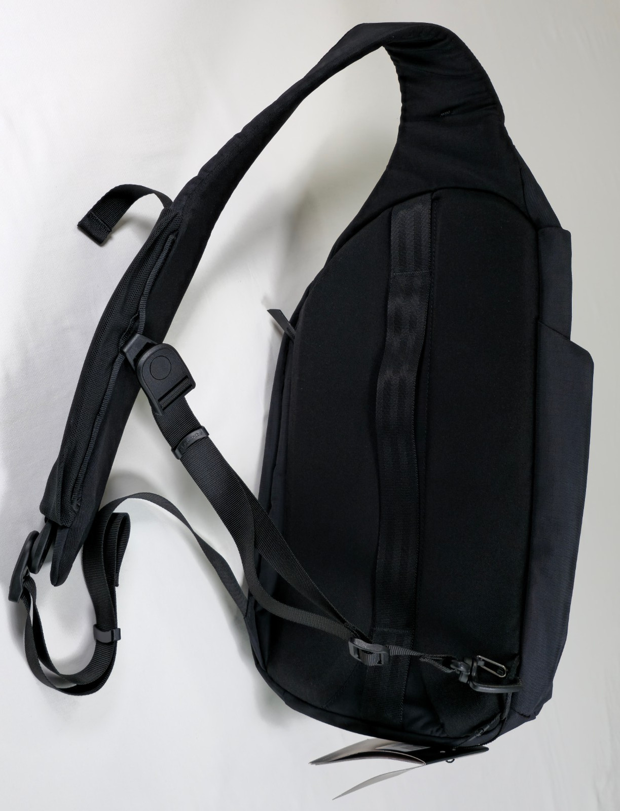 Alpaka Metro Crossbody Left Shoulder 10L Sling Bag Black Axoflux 210D NWT NEW