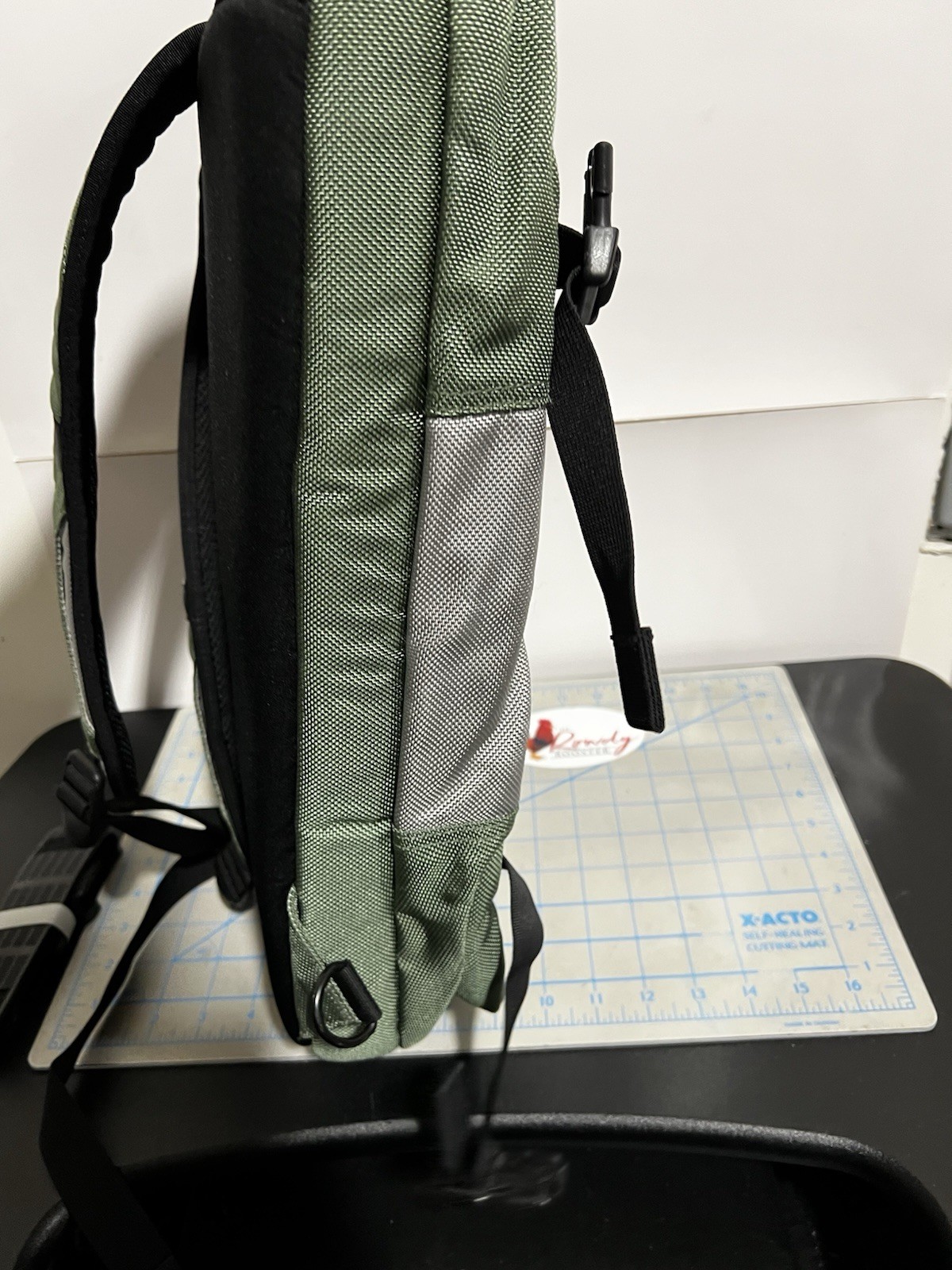 Timbuk2 Outtawhack Messenger Bag Laptop Convertible Backpack 3 in 1 Gray Black