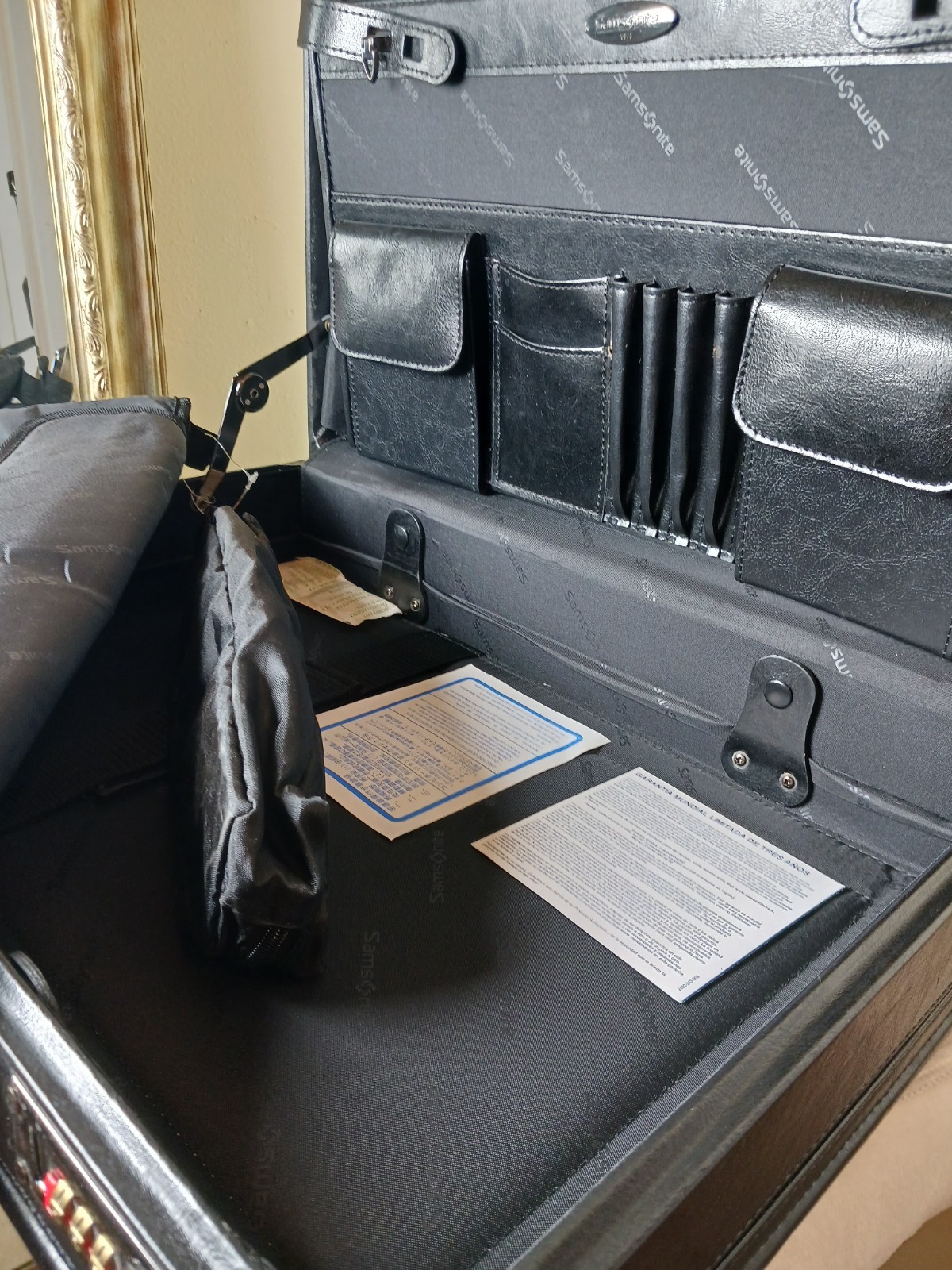Samsonite Black Attaché Briefcase Combination Lock Organizer Top Handle Men