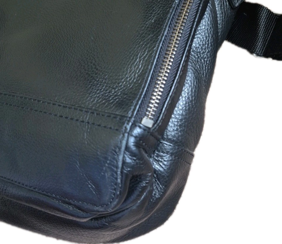 NWT Banana Republic Leather Messenger Bag Briefcase Commute $228 Flaw On Leather