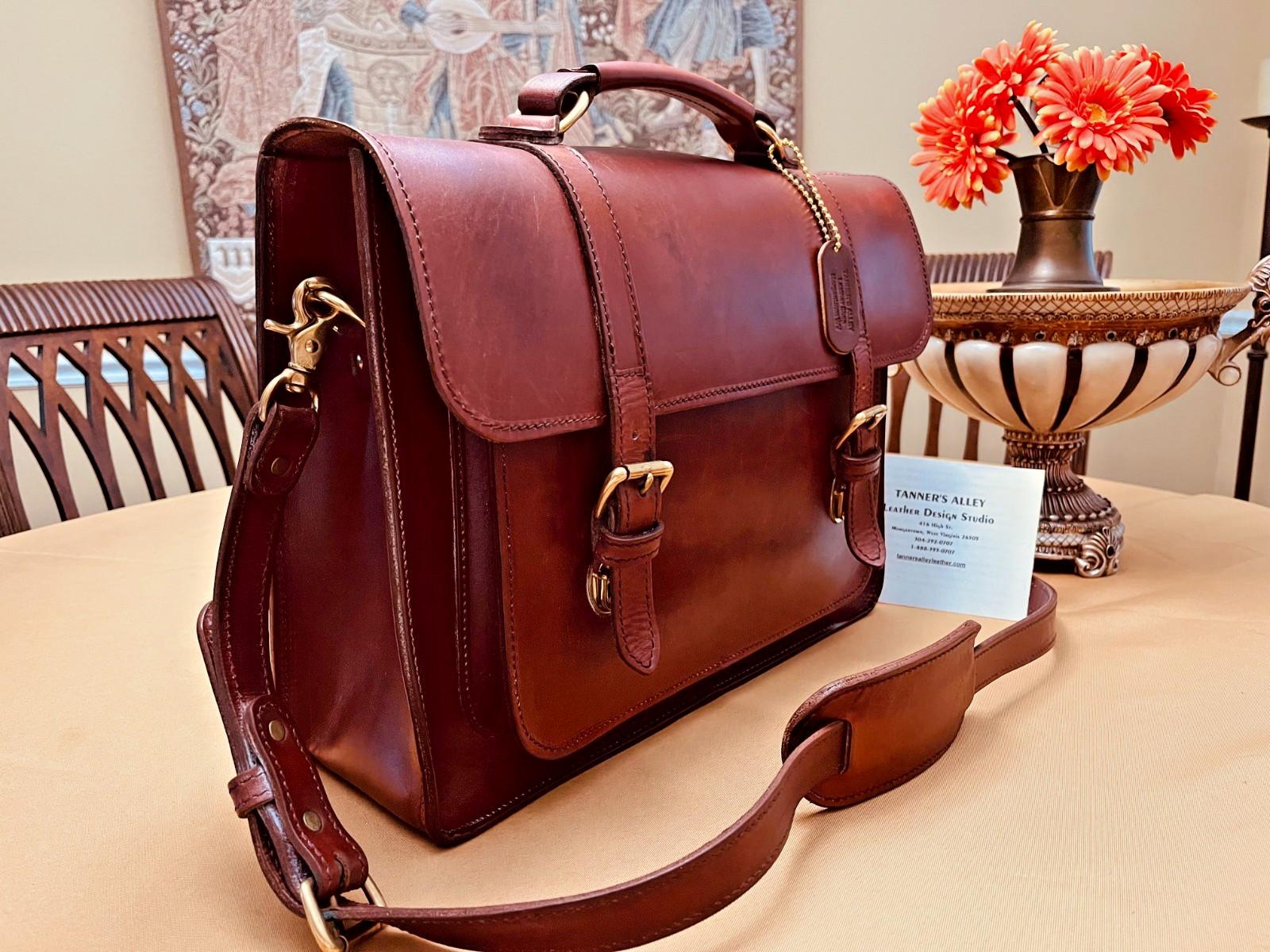 TANNER’S ALLEY American Saddle Leather Briefcase / Messenger bag / Saddle Bag