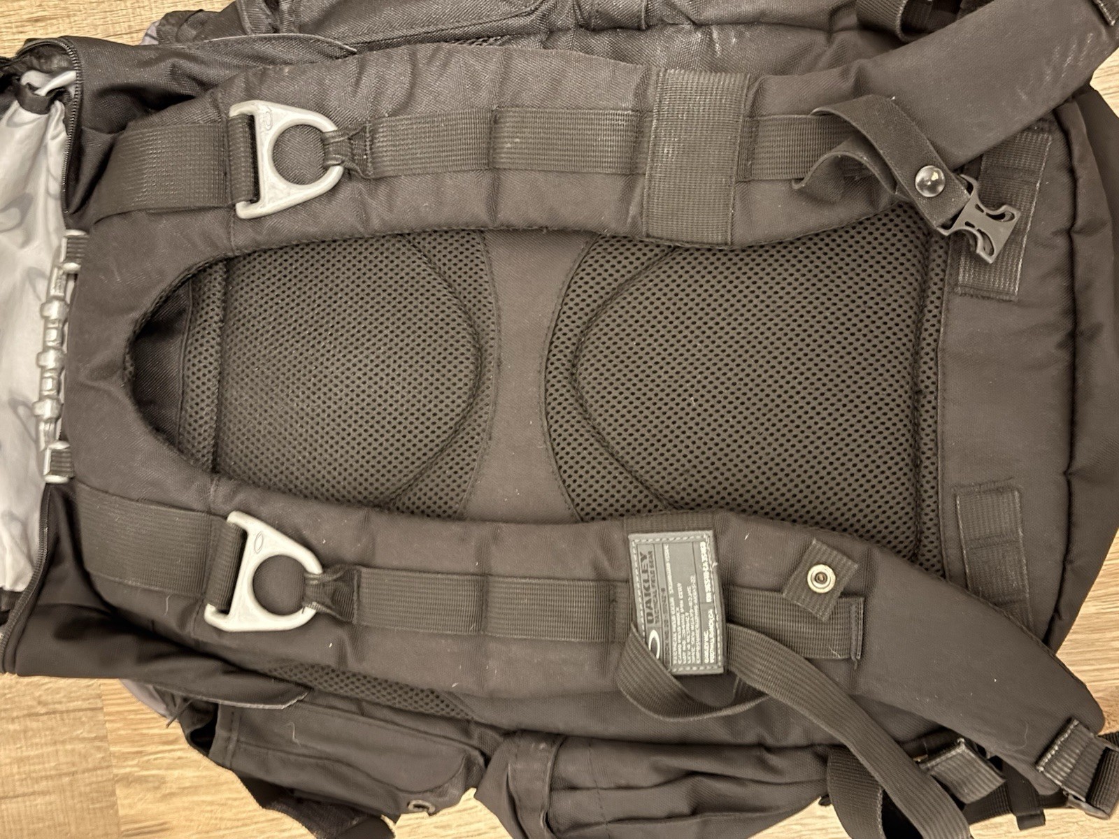 Oakley Mechanism 30L Black Tactical Field Backpack Gently Used Excellent