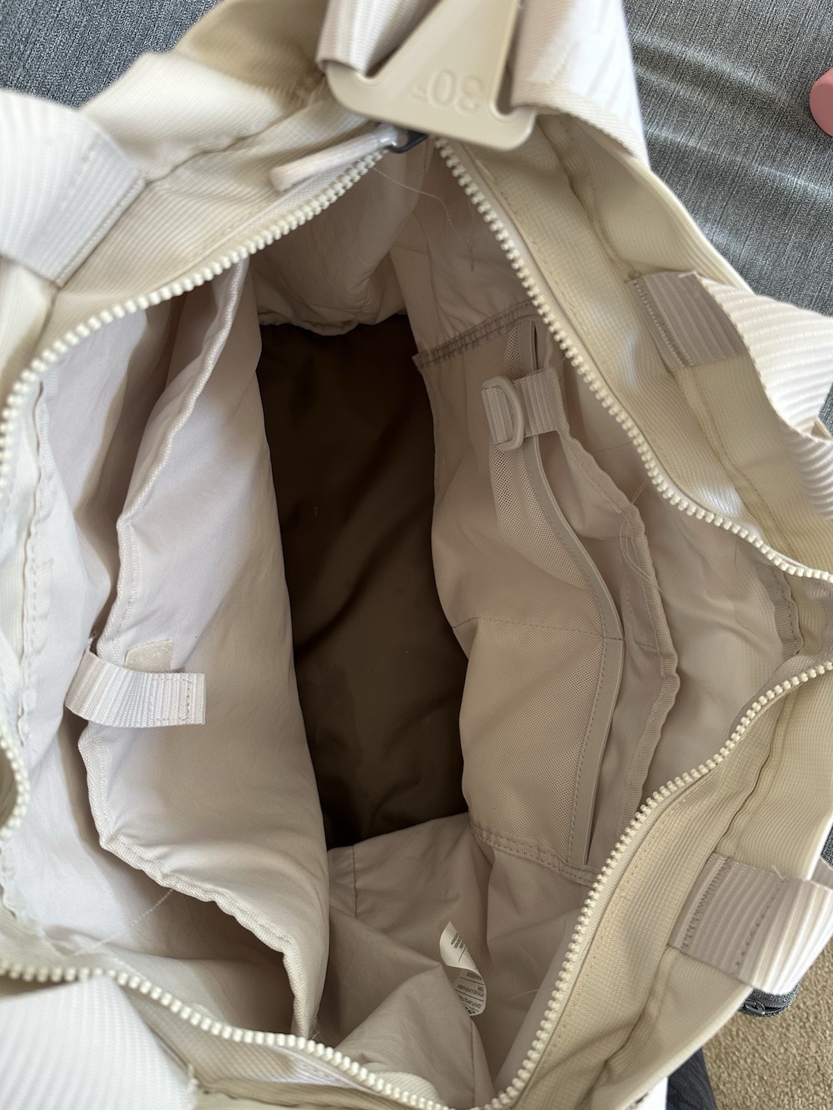 Nike Essentials Tote Bag – ‘Sail’