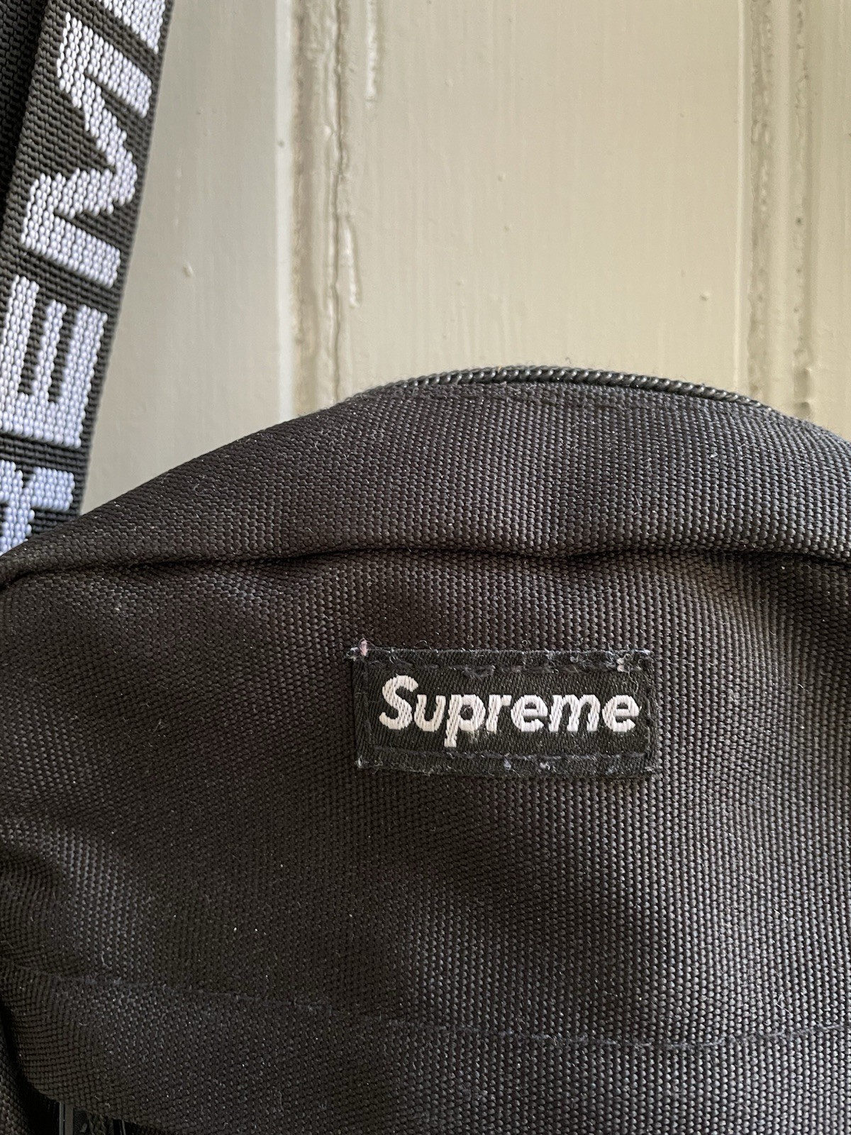 Supreme SS18 Shoulder Bag – Black