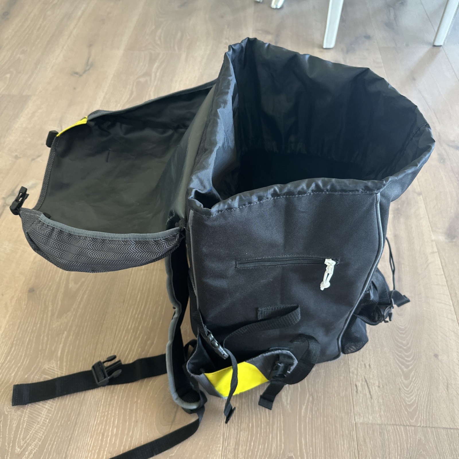 Oakley RC Utility Terrain 25L Backpack Gray Herringbone Yellow Europe