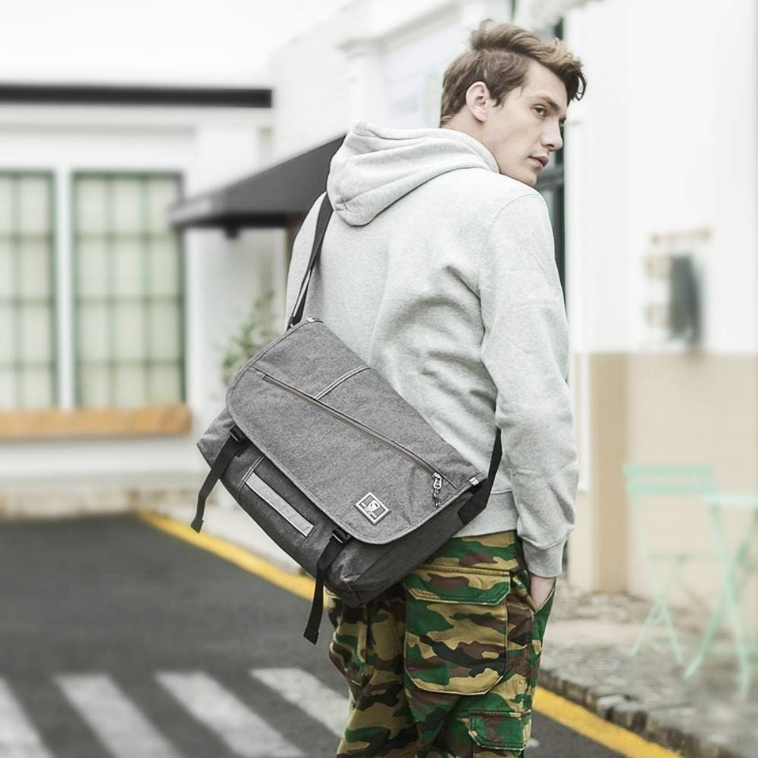 OIWAS Messenger Bag 17″ Laptop Crossbody Bag Case Men’s Business Shoulder Bag