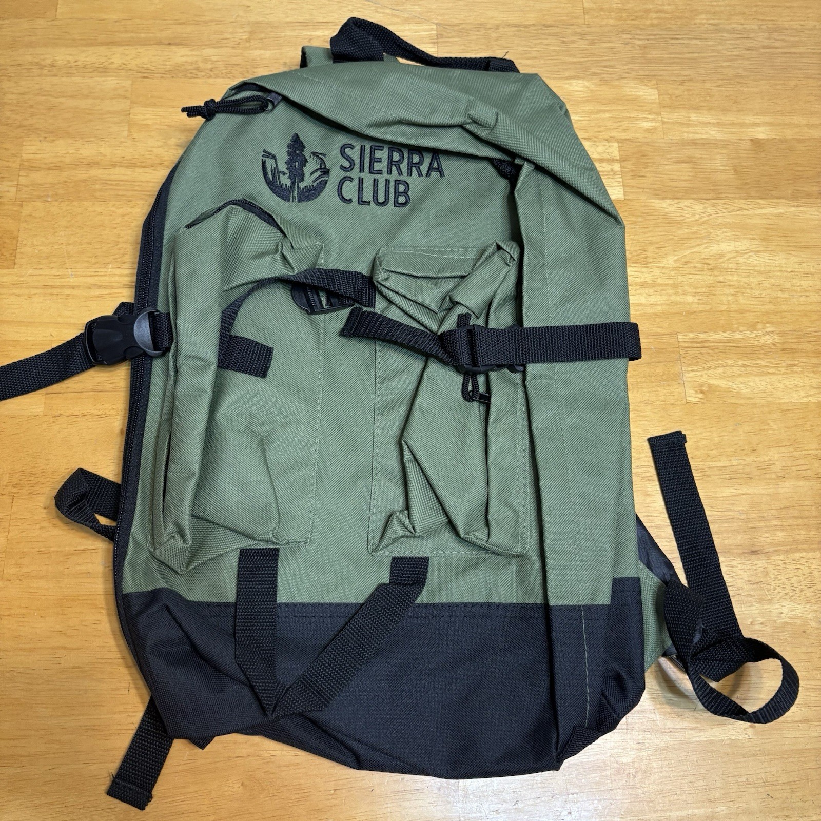 Sierra Club Backpack Rucksack Bookbag Olive Green Lightweight 17.5″x12.5″x6″
