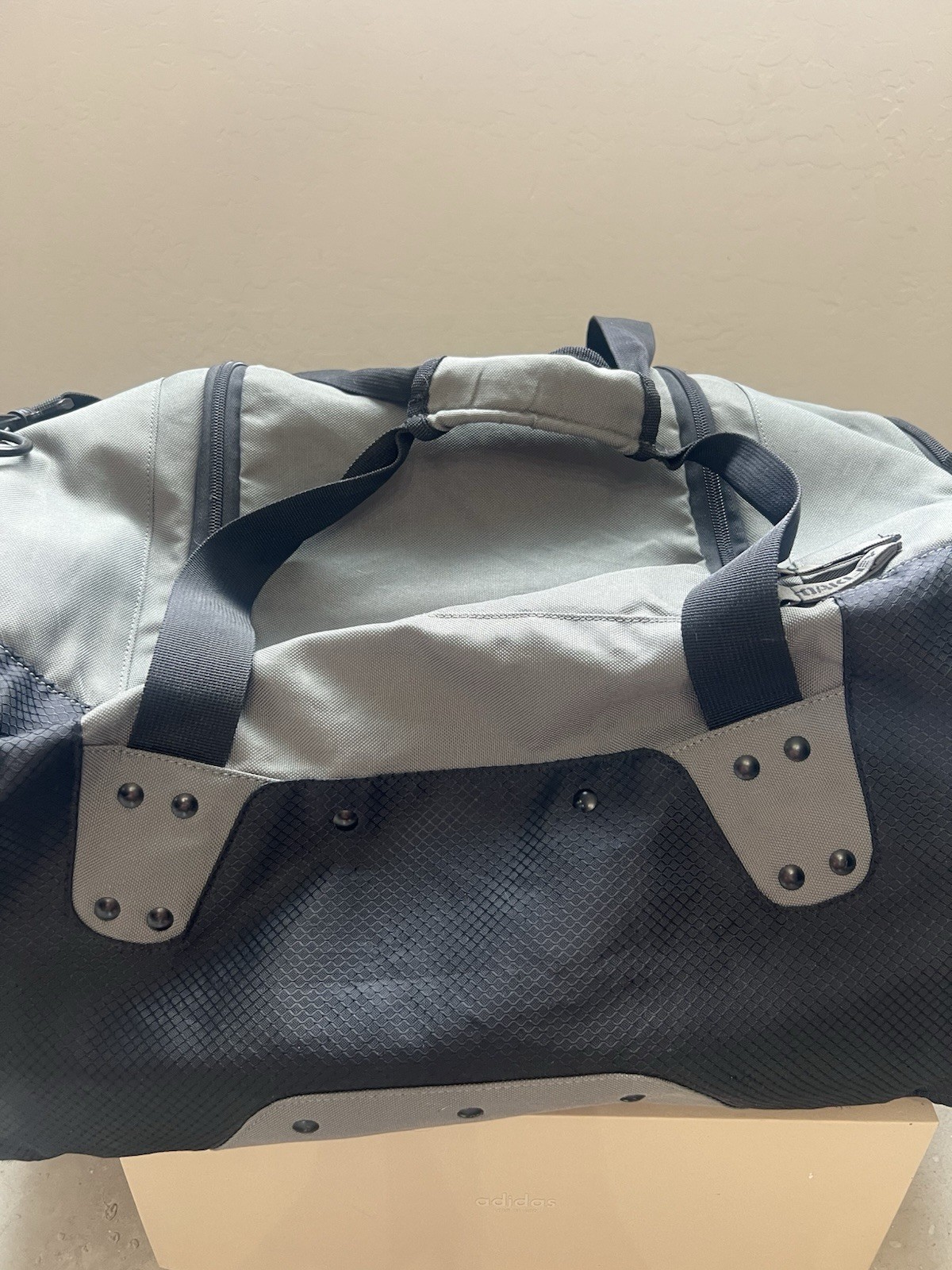 Oakley Tactical Field Weekender Boston Travel Gray Brand Logo Large Duffle Bag
