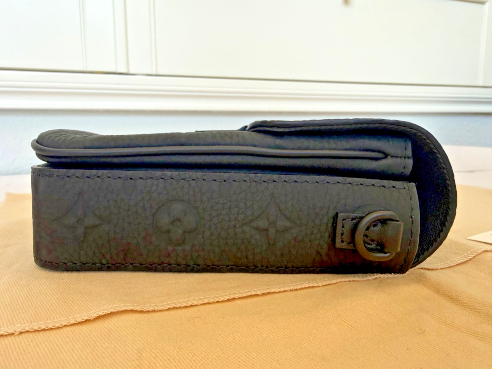 Louis Vuitton S-Lock Vertical Wearable Wallet Side Bag – Taurillon Monogram