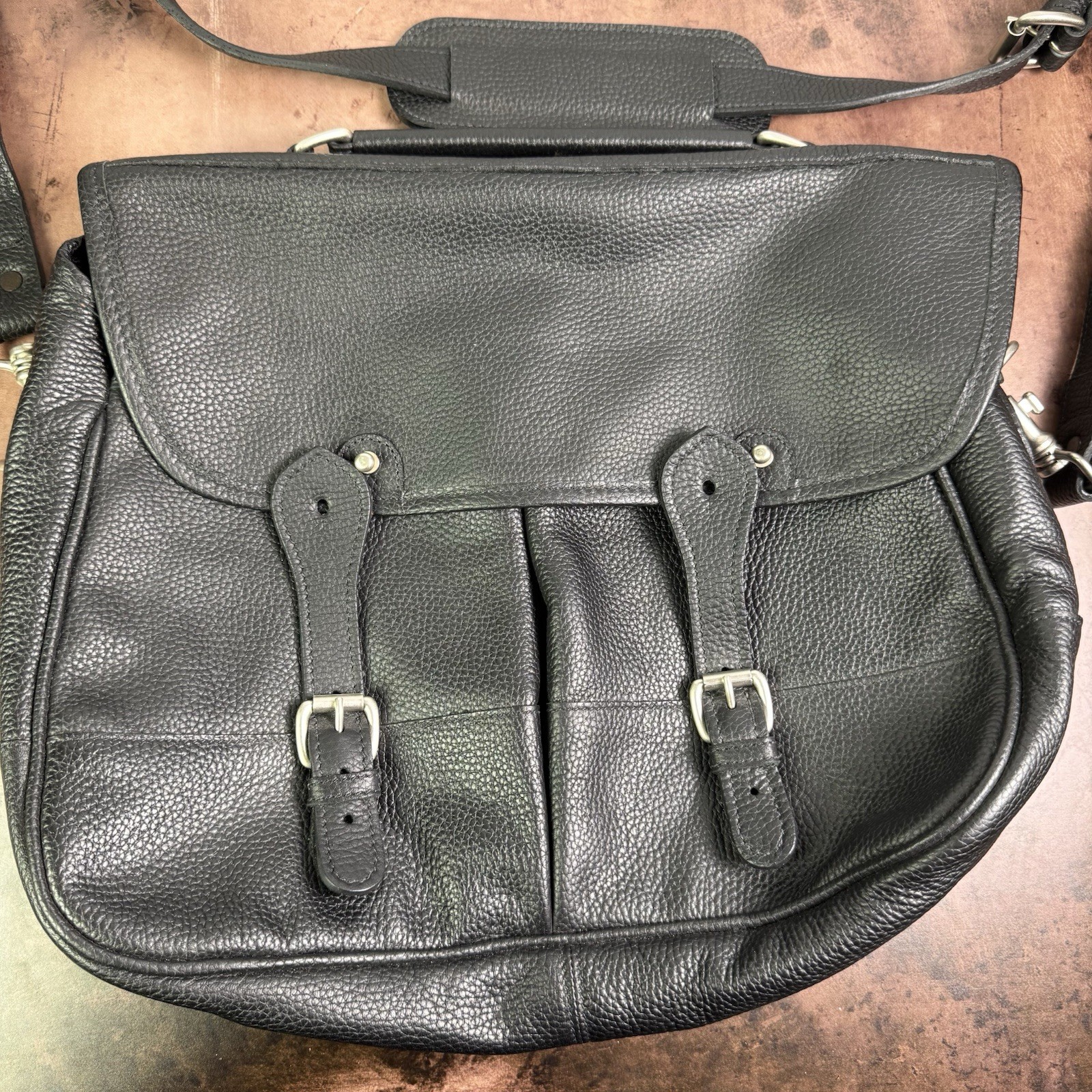 Levenger 30th Anniversary Black Pebbled Leather Messenger Bag Briefcase