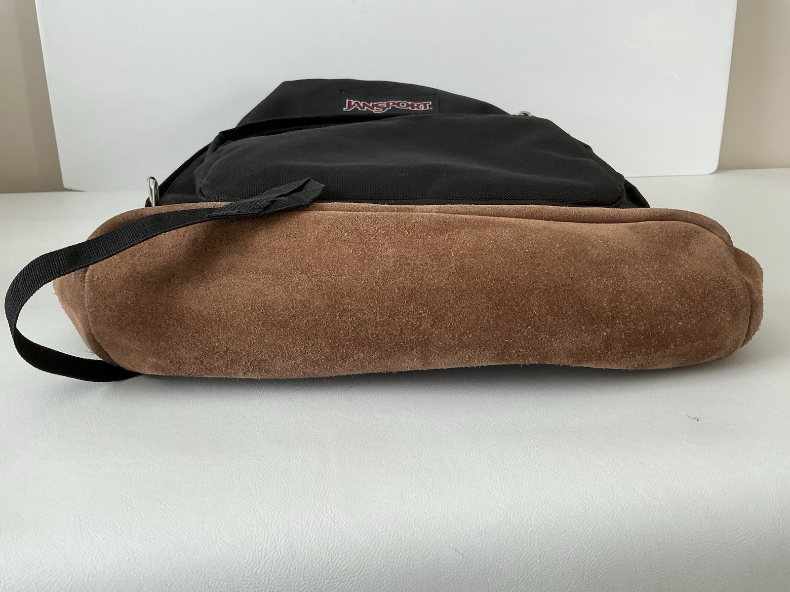 Classic JanSport Right Pack Backpack – Black w/Brown Suede Bottom