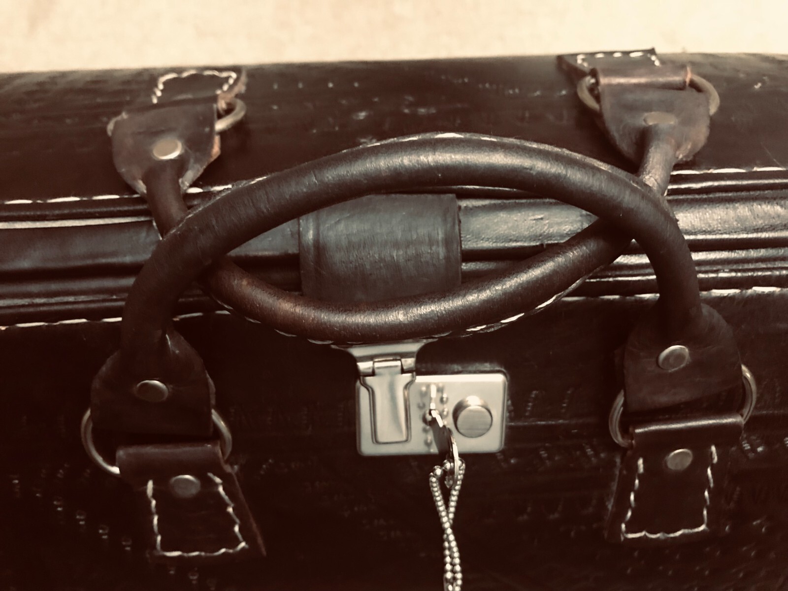 1930s Leather Gladstone Bag / Briefcase / Travel Bag / Messenger Bag – Spain