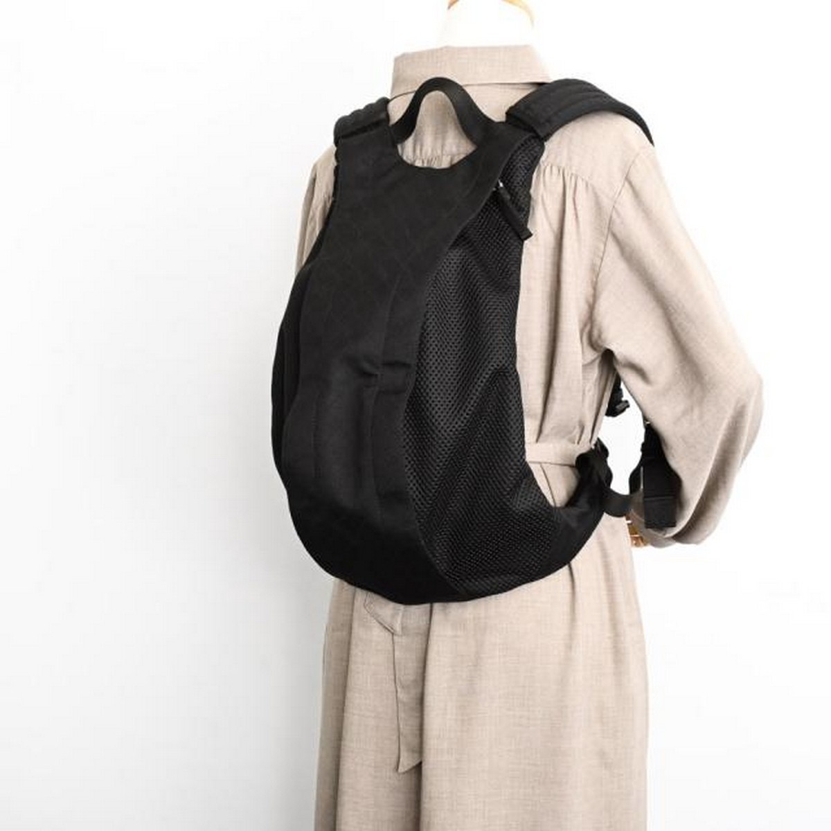 (NO CUSTOMS TAX) BOTTEGA VENETA Rider black intreciato pattern nylon backpack