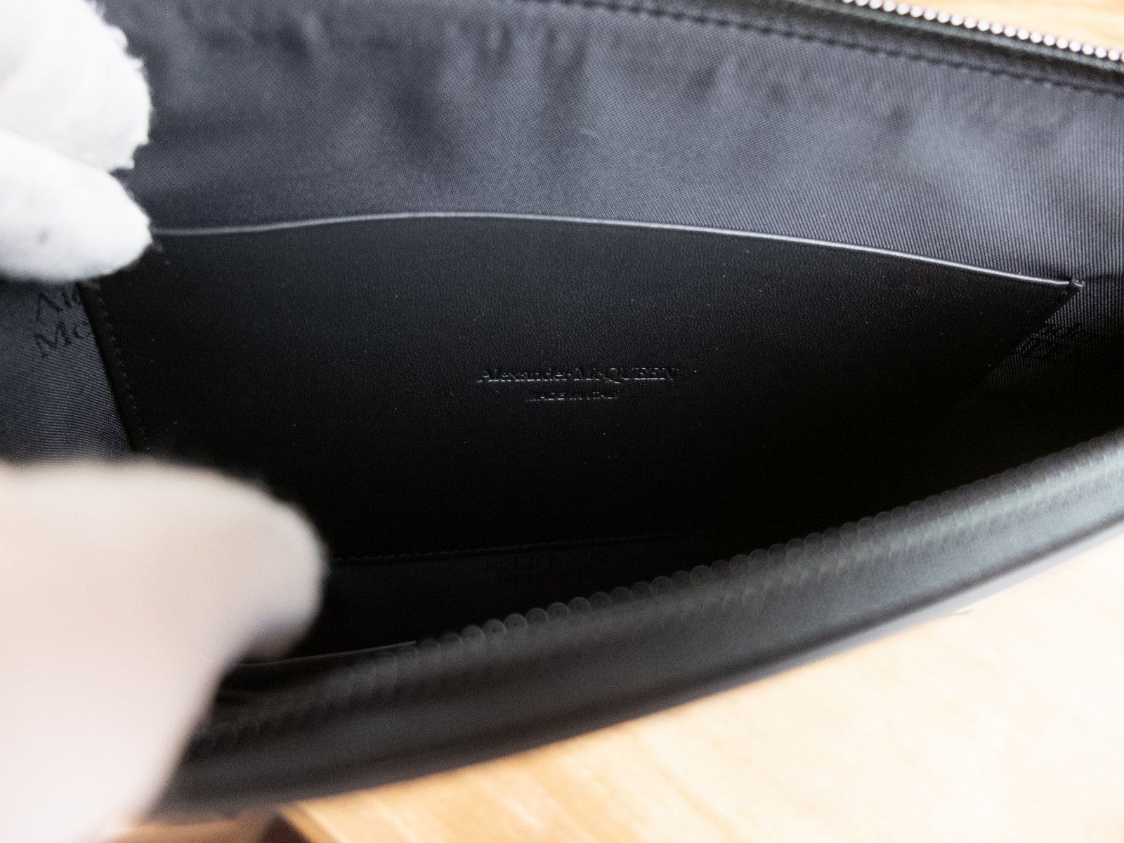 (NO CUSTOMS TAX) ALEXANDER MCQUEEN black white graffiti logo leather clutch bag