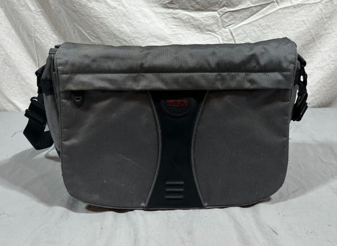 TUMI T2 Tech Heavy Duty Gray Expandable Messenger Bag Satisfaction Guaranteed