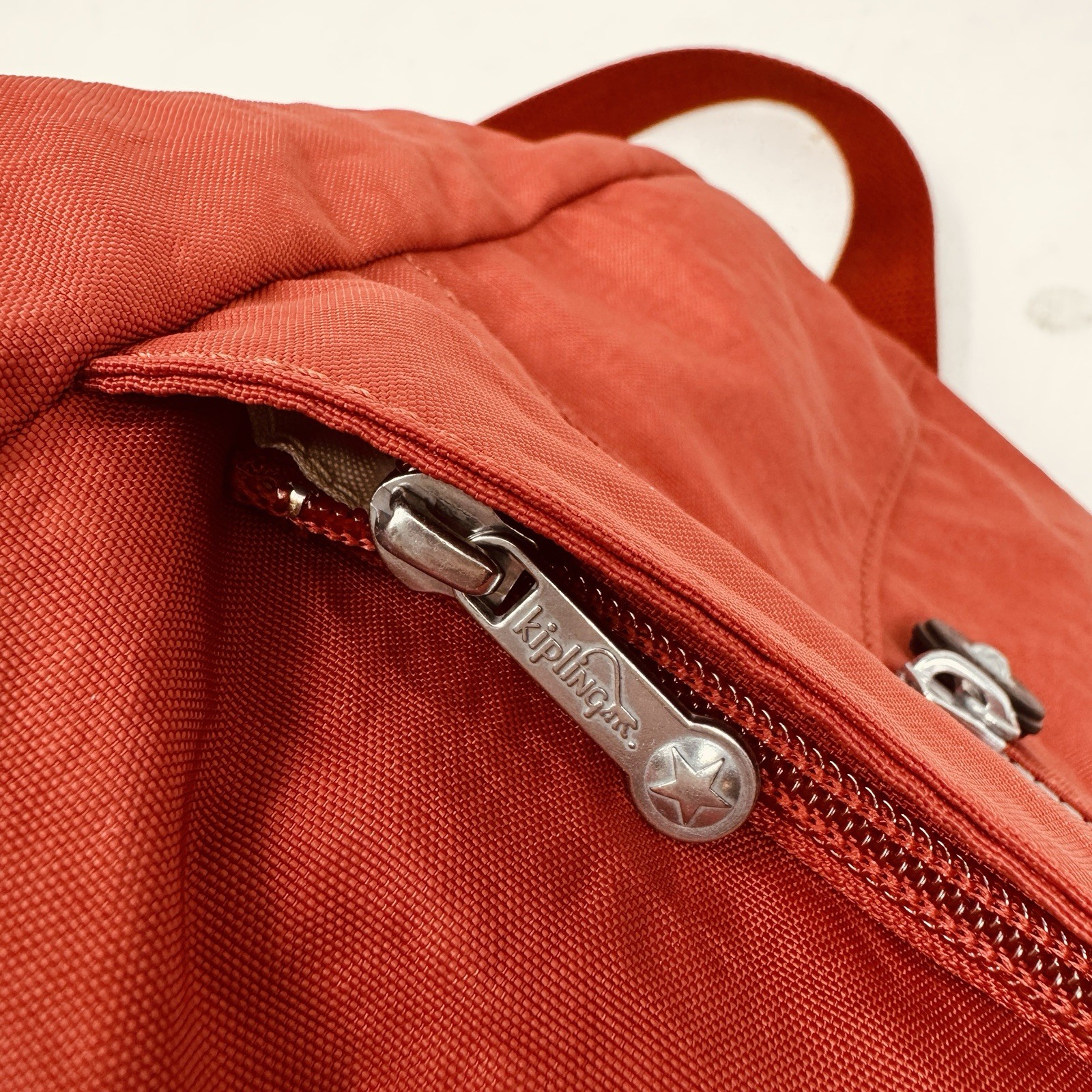 KIPLING HB6799-5RR BAILEY RED DURABLE MULTI USE CROSSBODY BAG
