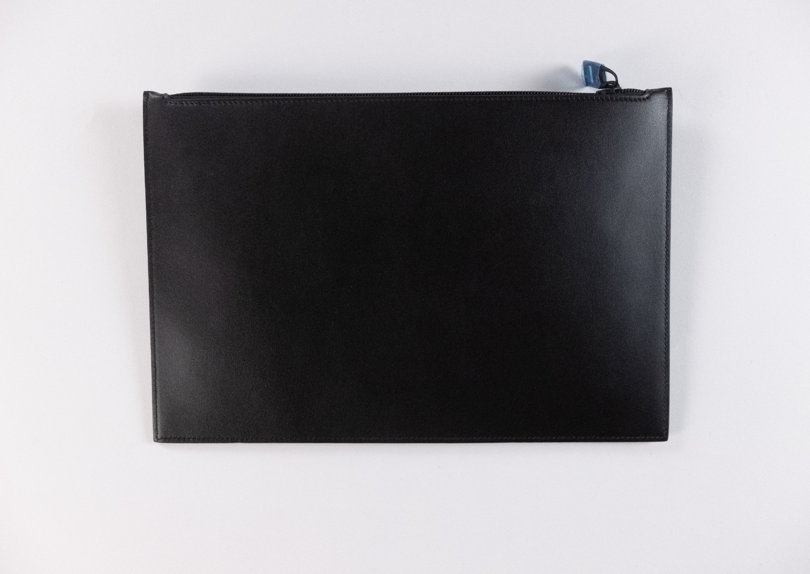 (NO CUSTOMS TAX) ALEXANDER MCQUEEN black white graffiti logo leather clutch bag