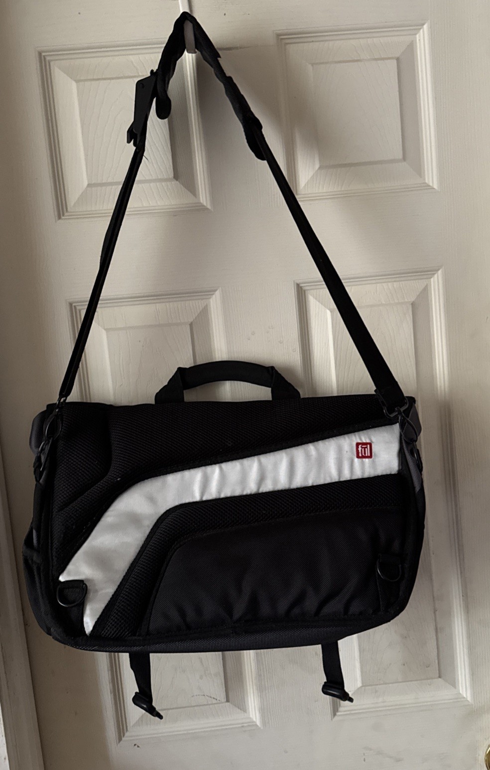 FUL Almost Famous Messenger Bag Padded Laptop Carrying Case -Gray/Black