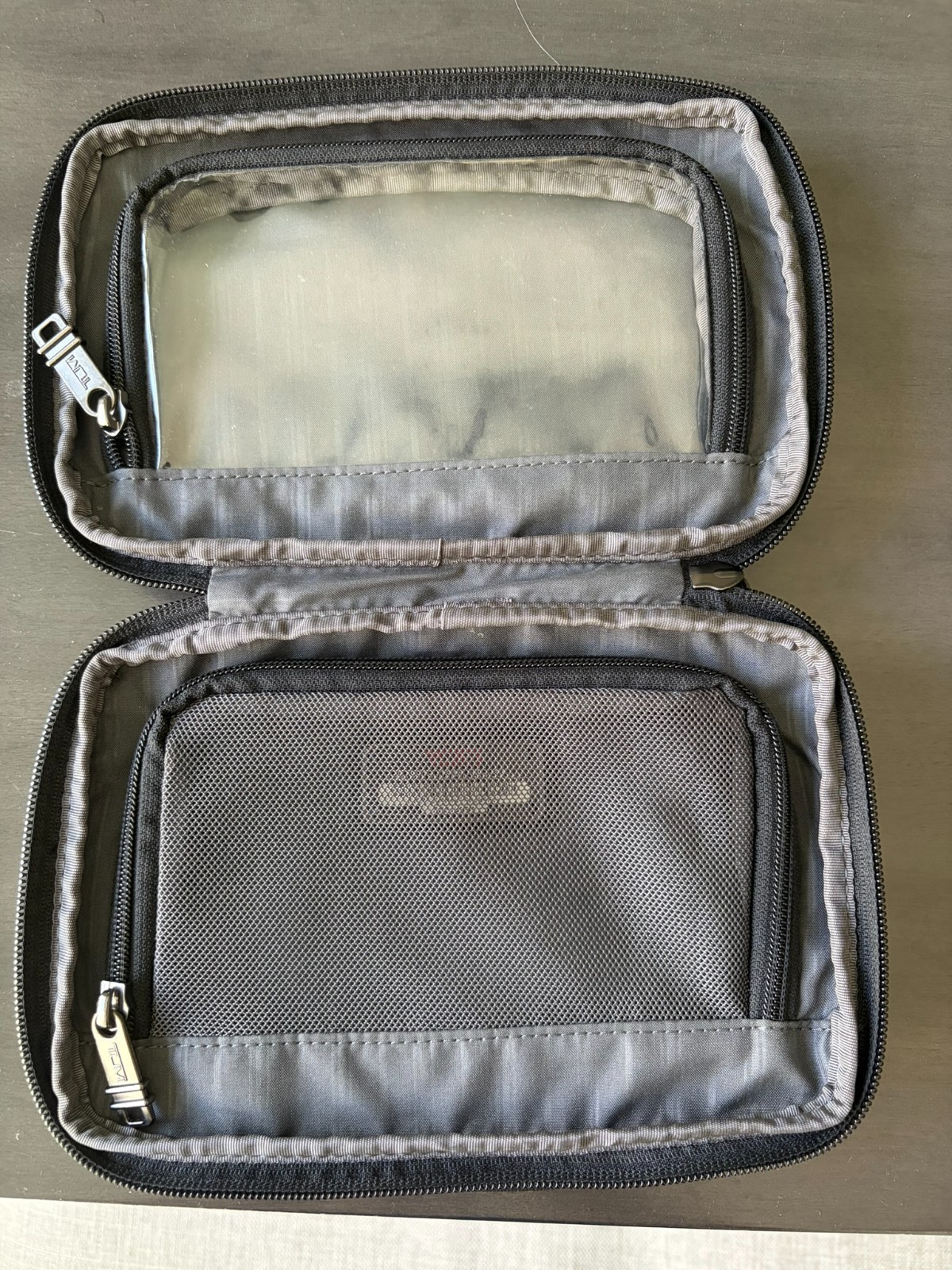TUMI Alpha Ballistic Nylon Travel Organizer Dopp Kit Cosmetic Toiletry Case Blac