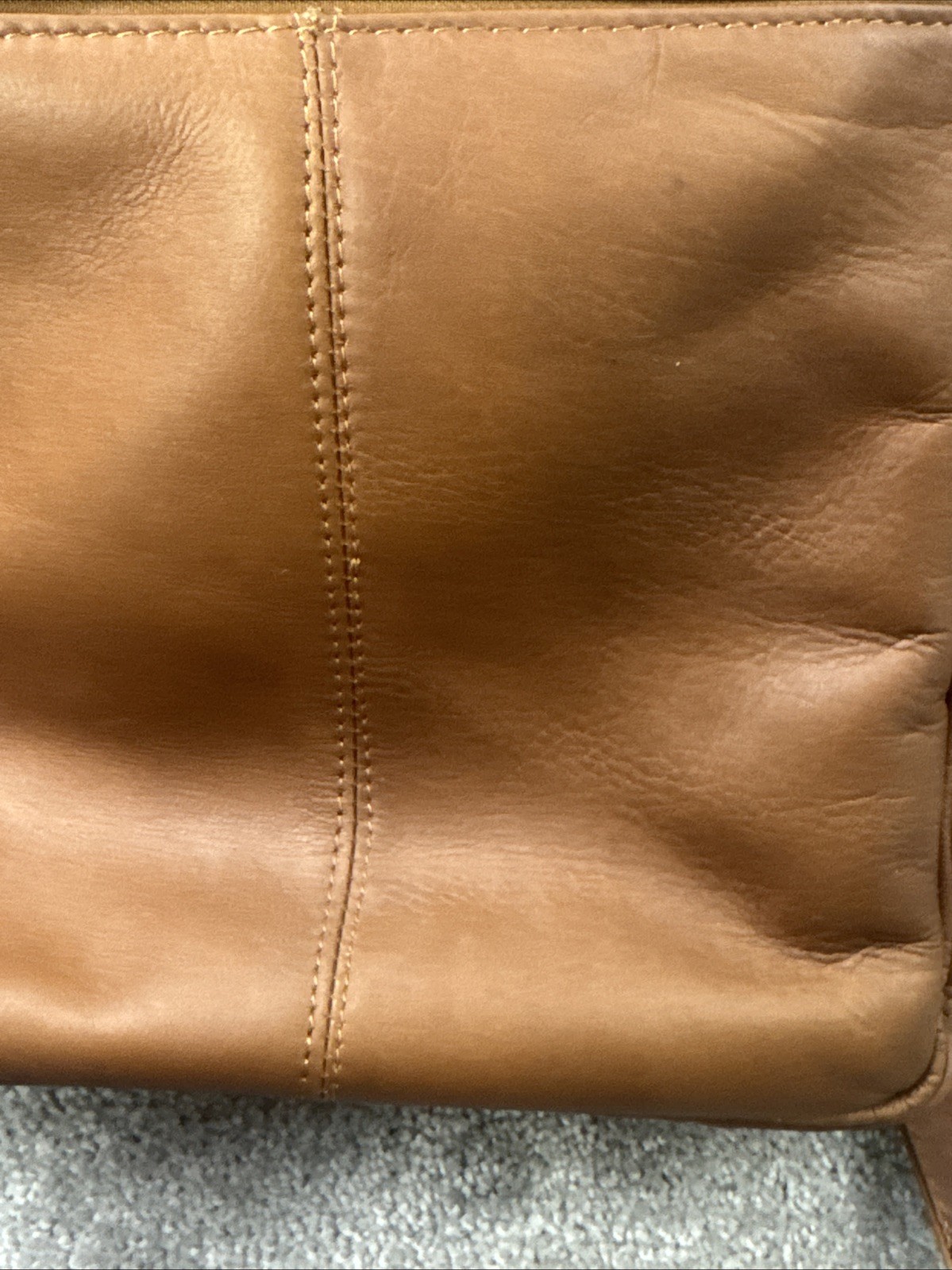 Brown Leather Messenger Bag Shoulder Strap Zipper Pockets Work Travel 13”x6”