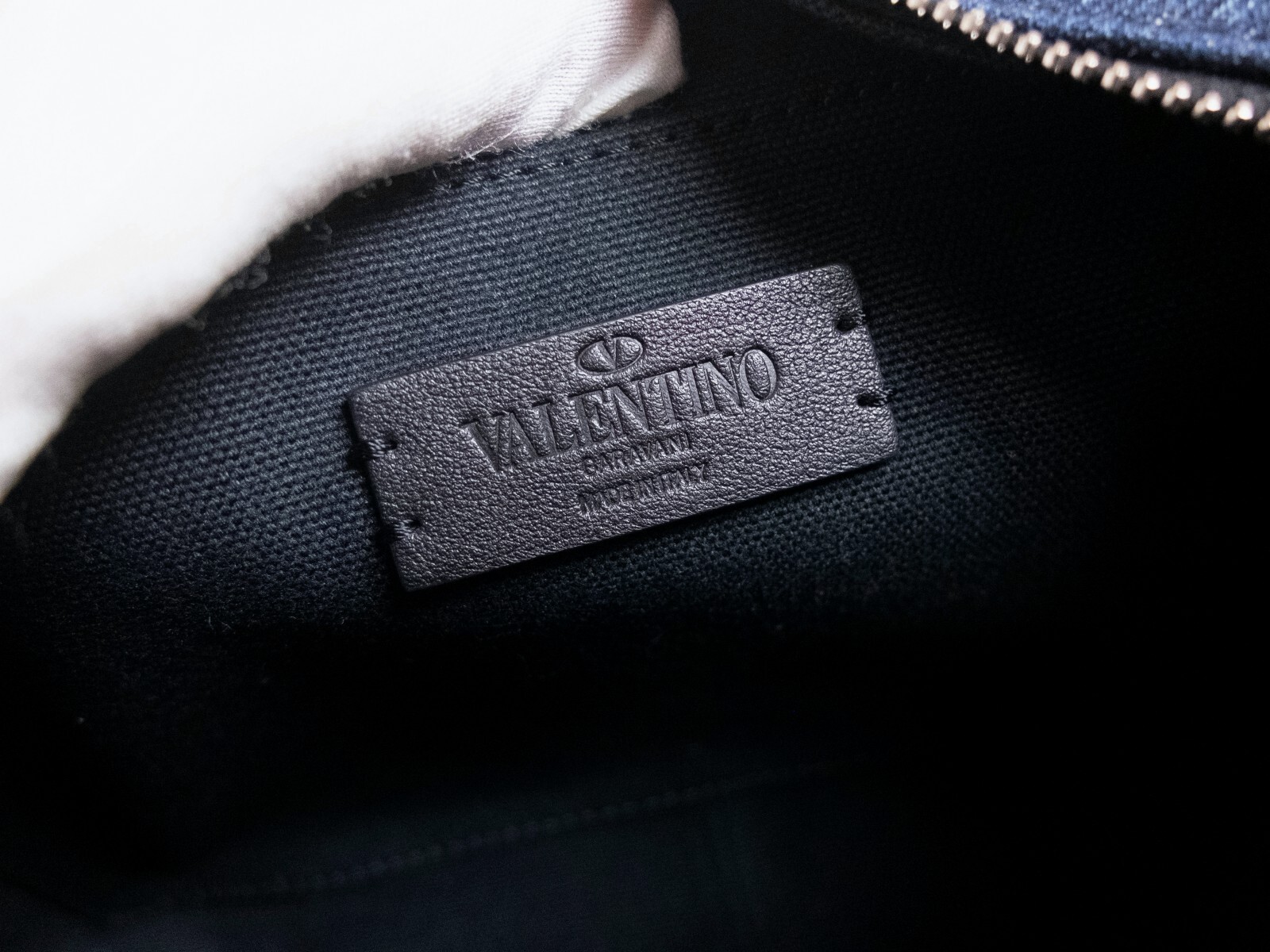 (NO CUSTOMS TAX) VALENTINO Garavani Vlogo blue & red denim & leather belt bag