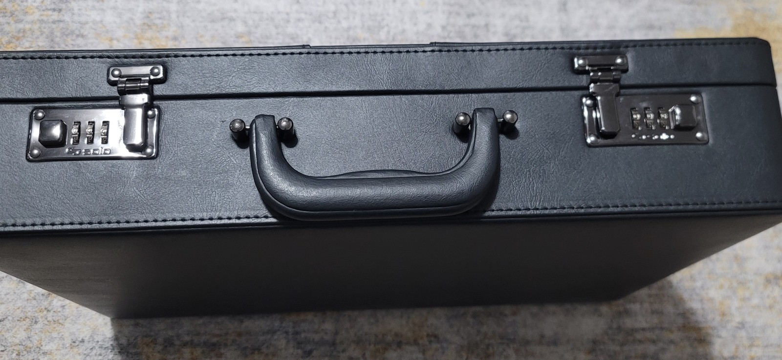 Solo Classic Vinyl Briefcase Black w/Combination Lock 17.5 inches X 12.5 X 4