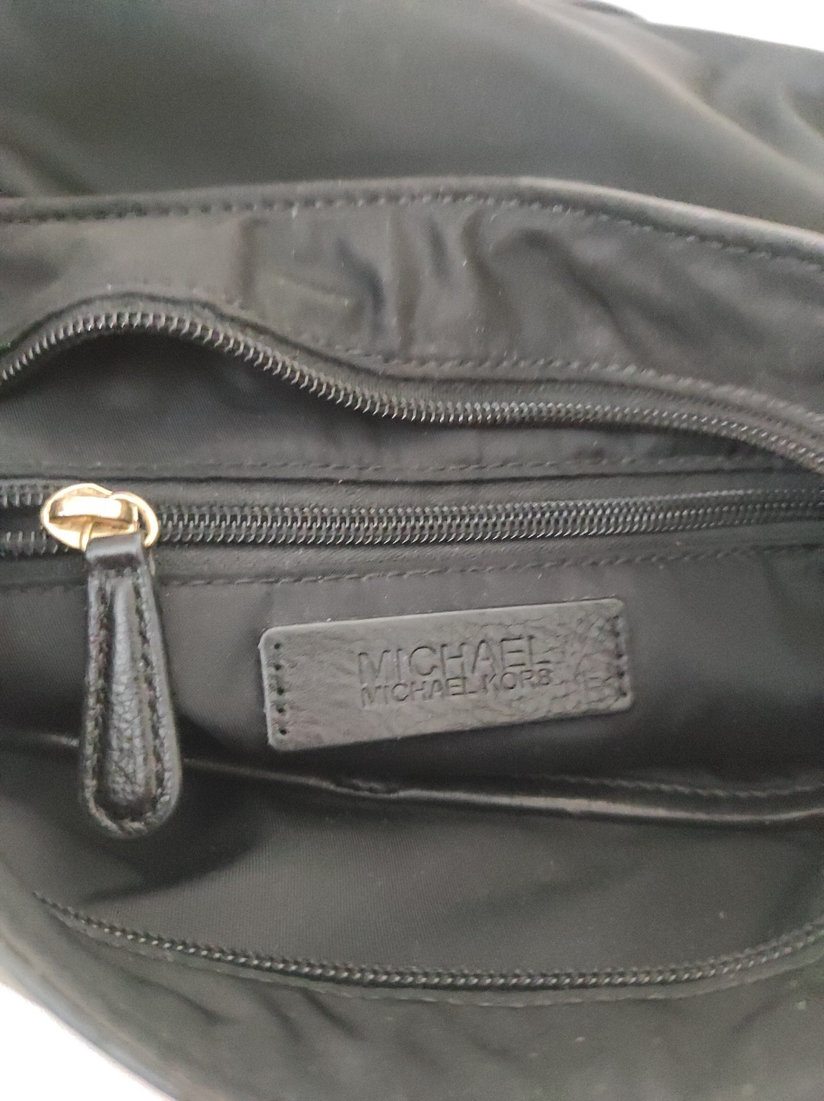 Michael Kors Nylon Messenger/Cross Body Travel Bag Black Size M 9.25″W 9.5″H 3″D
